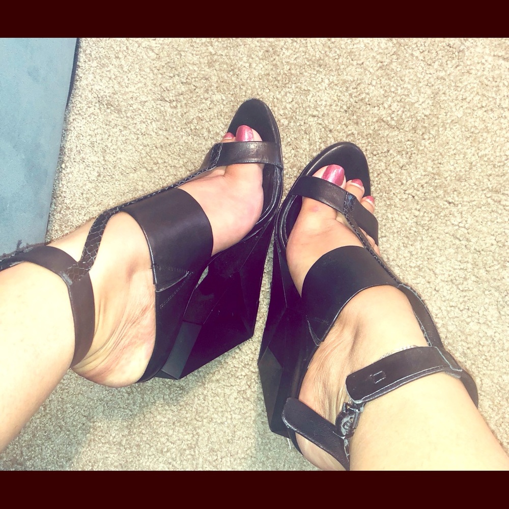 Bcbg wedges .